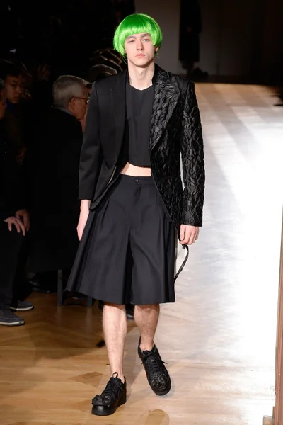 Look 32